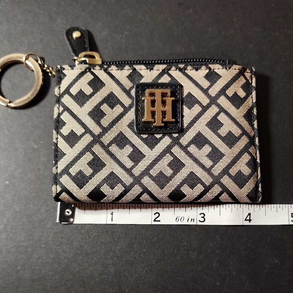 Tommy Hilfiger Geometric Keychain WalletLike New